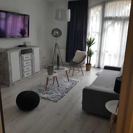 Downtown'S Pearl Apartment Pécs Exterior photo