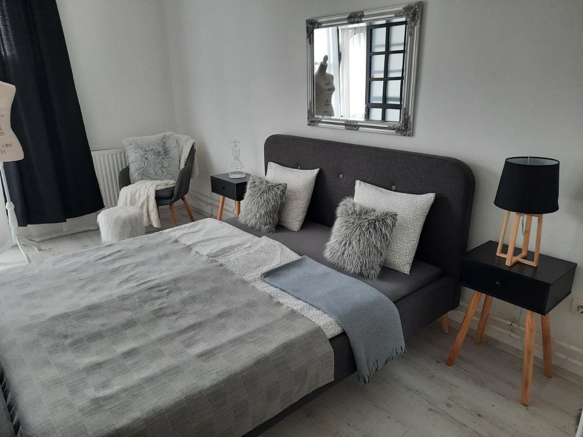 Downtown'S Pearl Apartment Pécs Exterior photo