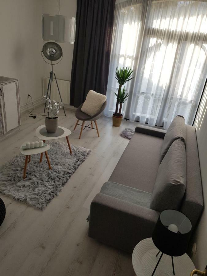 Downtown'S Pearl Apartment Pécs Exterior photo