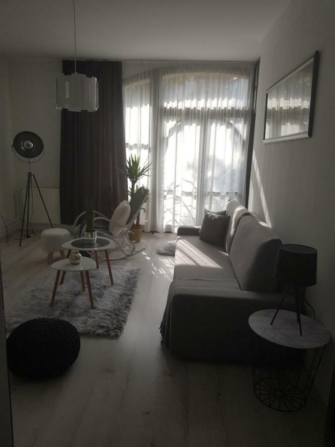 Downtown'S Pearl Apartment Pécs Exterior photo
